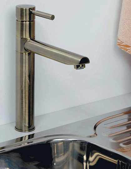 Смеситель Wasserkraft A8137 для кухонной мойки, светлая бронза