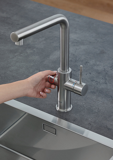 Смеситель Grohe Red II Duo 30325DC1 для кухонной мойки, с водонагревателем