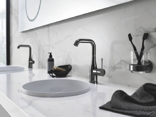 Смеситель Grohe Essence New 32628A01 для раковины