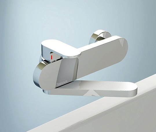 Смеситель Ravak Chrome CR 022.00/150 для ванны с душем X070042