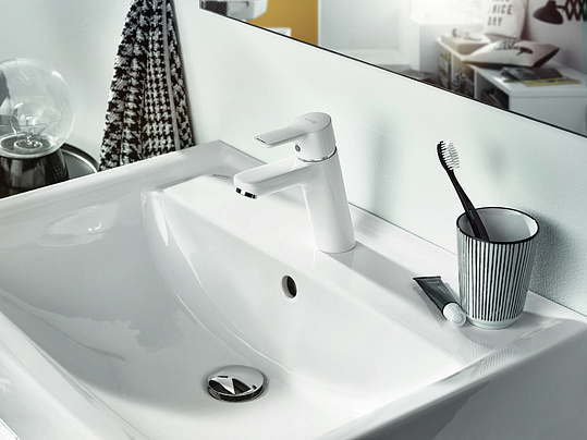 Смеситель Kludi Pure&Easy 372929165 для раковины